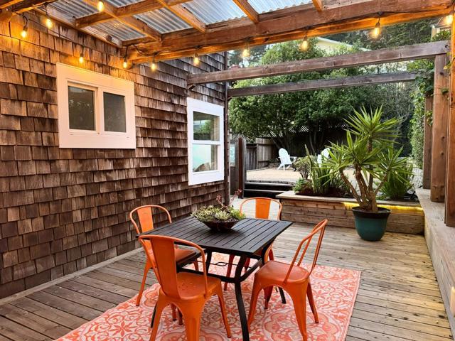 647 Canyon Drive, Pacifica CA: https://media.crmls.org/mediaz/35bd6772-1672-4bfa-95a7-dfd72faa63a9.jpg