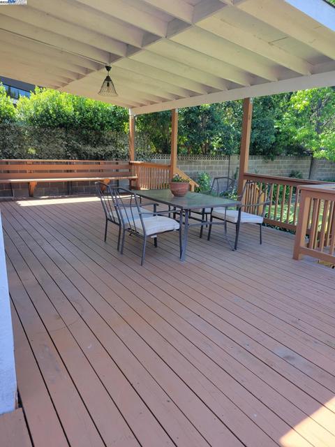 2387 Gomes Rd, Fremont CA: https://media.crmls.org/mediaz/35bd83f4-a465-4ee2-aec8-27d9e905bb86.jpg