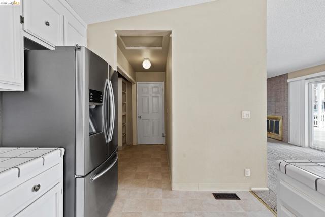 Image 23 of 59 For 1147 Willow Lake Rd