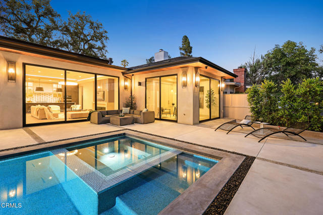 4828 Oakwood Avenue, La Canada Flintridge CA: https://media.crmls.org/mediaz/35bdb90b-d277-422f-b8ca-c9eb56db4c02.jpg