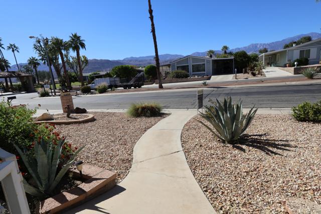 39880 Palm Greens Parkway, Palm Desert CA: https://media.crmls.org/mediaz/35bdde09-c961-4a37-a7c3-f4078ba68cb8.jpg