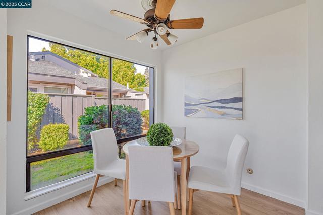 1335 Kenwal Rd, Concord CA: https://media.crmls.org/mediaz/35bddf28-ad60-4bfc-a21a-5b93ba40b711.jpg