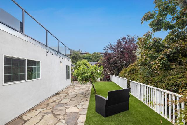 1001 Everglades Drive, Pacifica CA: https://media.crmls.org/mediaz/35bde55f-8487-4d2c-a303-1f184a236bf1.jpg