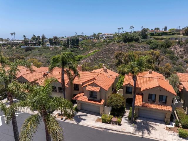 1466 Caminito Solidago, La Jolla CA: https://media.crmls.org/mediaz/35be1ef8-9d73-46e4-aade-e64d2e87c7a5.jpg