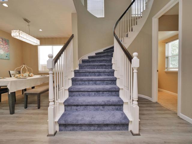 2419 Sienna Dr, Pittsburg CA: https://media.crmls.org/mediaz/35bebfbd-a818-4d28-80e5-d0cd4c49a4b9.jpg