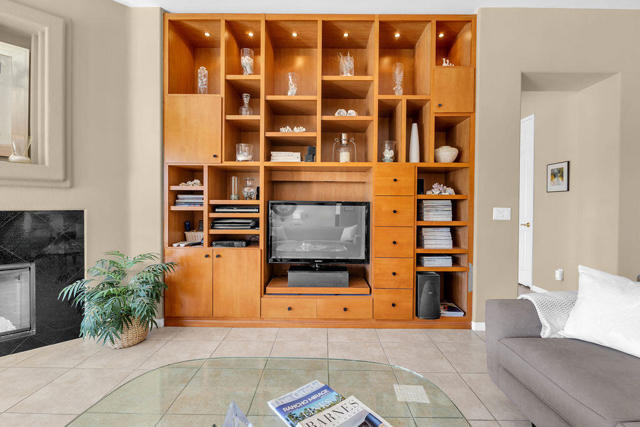 29 Calle La Reina, Rancho Mirage CA: https://media.crmls.org/mediaz/35beea1a-26fc-4f7c-97db-827ff52989e2.jpg