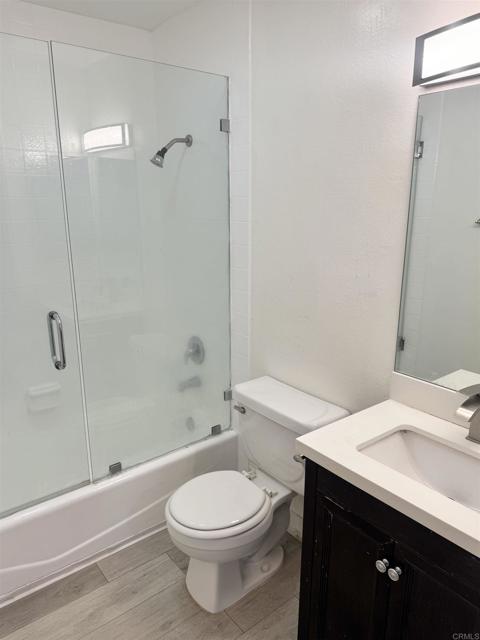 1550 N Fuller Avenue, Hollywood CA: https://media.crmls.org/mediaz/35bf117e-0900-4ae3-b536-c95f6918c2ab.jpg