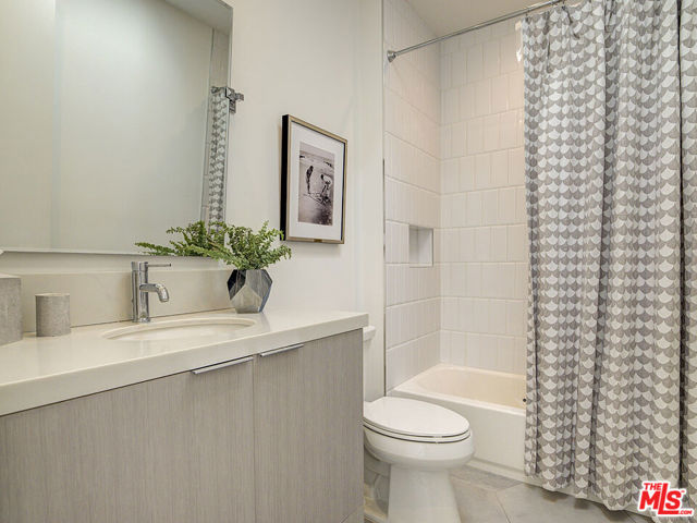 11954 Lucile Street, Culver City CA: https://media.crmls.org/mediaz/35bff293-3904-422d-b6d0-feffc4bd51b2.jpg