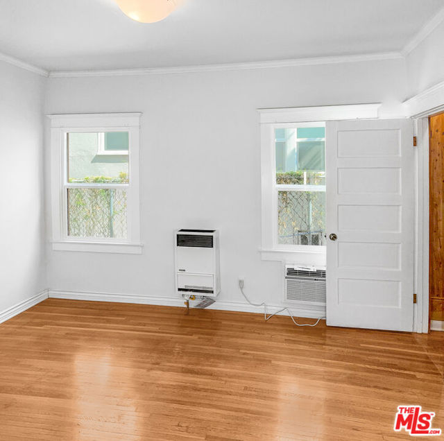 1944 Argyle Avenue, Los Angeles CA: https://media.crmls.org/mediaz/35c08a00-7083-4d5b-bdab-712f994134ad.jpg