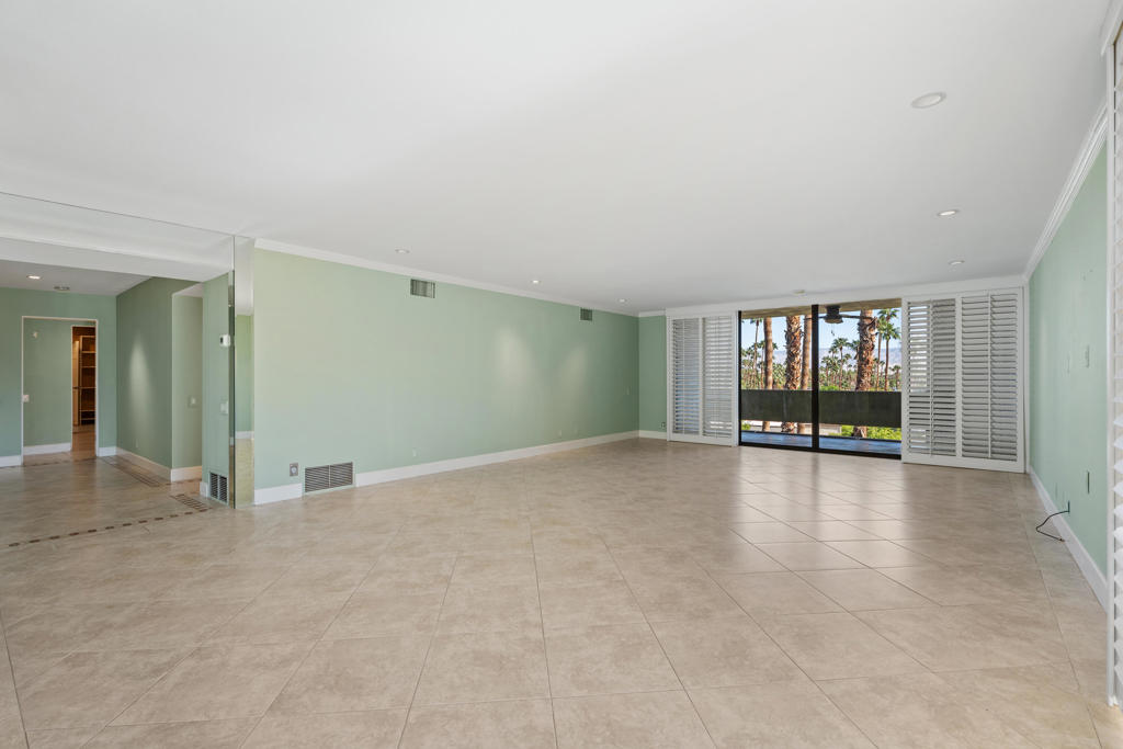 MLS #219136631DA image #9