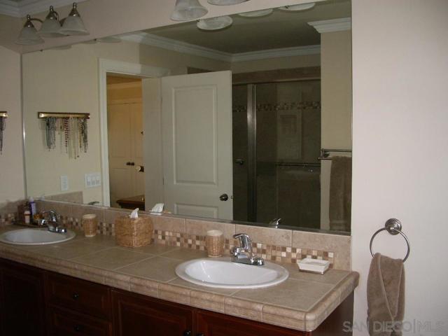 3012 Rosecrans St, San Diego CA: https://media.crmls.org/mediaz/35c15504-e0f5-4cab-b265-12c2a6d5f3b3.jpg