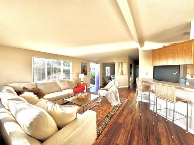 37 Oceanview Avenue, Half Moon Bay CA: https://media.crmls.org/mediaz/35c1d02d-7d15-4398-88e6-bd17acb0fd67.jpg