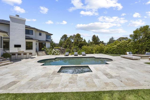 1095 Macadamia Drive, Hillsborough CA: https://media.crmls.org/mediaz/35c297ad-26c8-447b-9fdc-28a4dcefa581.jpg