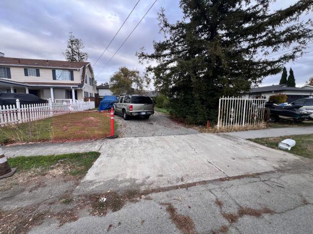 0 harriet, San Jose CA: https://media.crmls.org/mediaz/35c298f6-2b65-4f09-ab15-26d64b853952.jpg