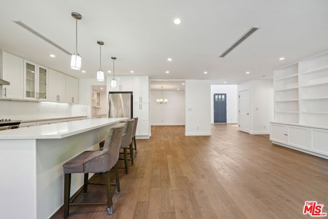 5114 Cedros Avenue, Sherman Oaks CA: https://media.crmls.org/mediaz/35c2a8fc-47fc-4b1d-9f30-8fb60867cc51.jpg