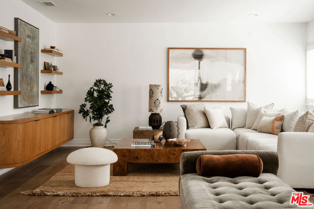 162 S Lucerne Boulevard, Los Angeles CA: https://media.crmls.org/mediaz/35c2e1c4-886c-41ce-9fcd-377868289cd8.jpg