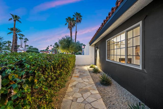 1055 E Louise Drive, Palm Springs, CA 92262