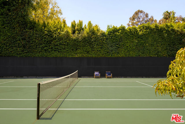 6 Bed Home for Sale in Los Angeles, California