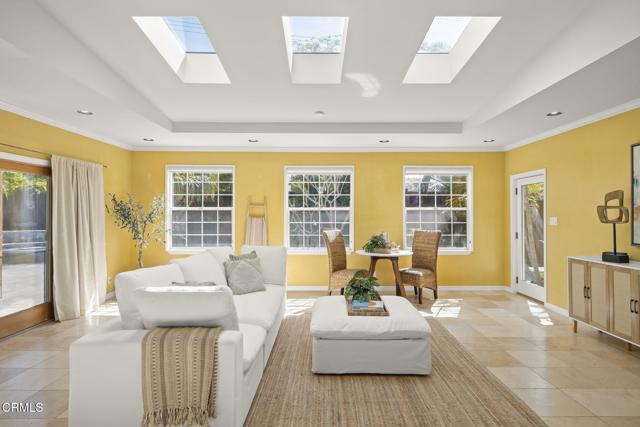 354 Arnett Avenue, Ventura CA: https://media.crmls.org/mediaz/35c5c2a3-3f32-4ae4-8225-0486d0c2ebcf.jpg