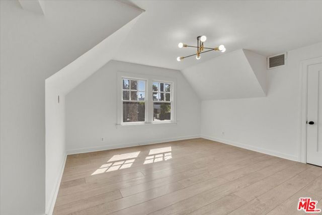 626 N Canon Drive, Beverly Hills CA: https://media.crmls.org/mediaz/35c5cf0c-066f-4951-ba48-07d92a1fd28b.jpg