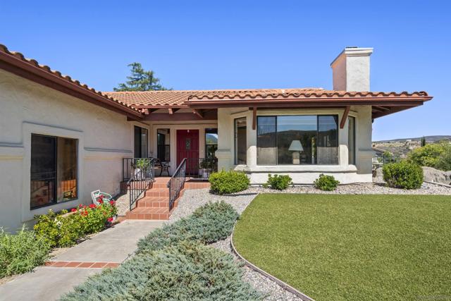 15519 Calistoga Dr., Ramona CA: https://media.crmls.org/mediaz/35c5ef96-9822-4ce6-8fad-e3fd83461b7c.jpg