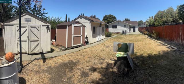 2765 Tuolumne Street, Vallejo CA: https://media.crmls.org/mediaz/35c6384a-3487-4e05-8a14-39a883aa450f.jpg