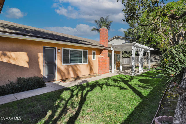 160 Cottage Grove Avenue, Camarillo CA: https://media.crmls.org/mediaz/35c668ce-7d11-4c23-aebd-b81044058106.jpg