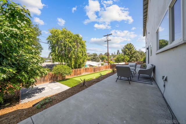 198 Croydon Ln, El Cajon CA: https://media.crmls.org/mediaz/35c68016-78ef-400b-ab8c-045eef9684c4.jpg
