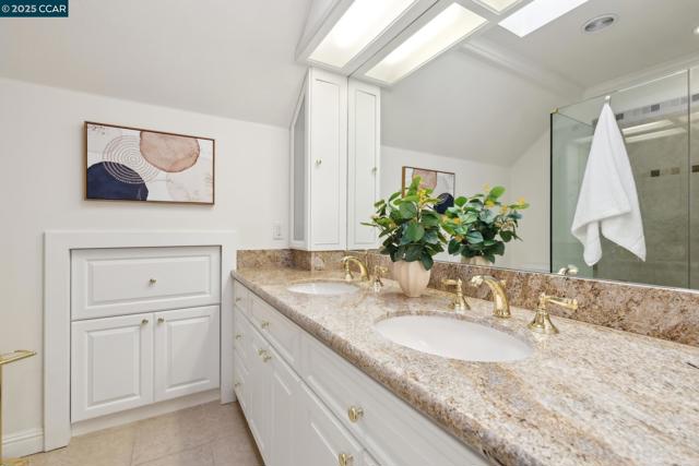 135 Dean Rd, Alamo CA: https://media.crmls.org/mediaz/35c6a976-4a9e-4298-a069-dcbd6016e70c.jpg