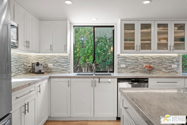 Image 17 of 66 For 2580 La Condesa Drive