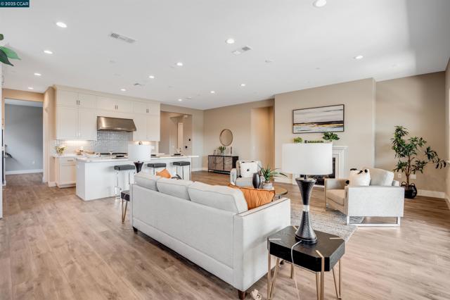 3161 Echo Way, Tracy CA: https://media.crmls.org/mediaz/35c6f162-9fe3-4aac-bd07-288813563054.jpg