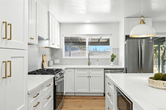 Detail Gallery Image 9 of 34 For 9058 Inverness Rd, Santee,  CA 92071 - 3 Beds | 2 Baths