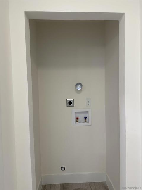 4617 19 Del Monte Ave, San Diego CA: https://media.crmls.org/mediaz/35c76cb9-1abd-4632-8060-8f323418c501.jpg