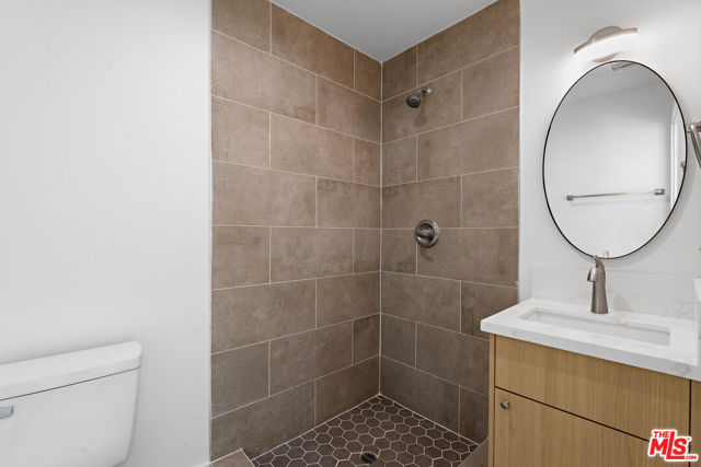 10957 Calvert, North Hollywood CA: https://media.crmls.org/mediaz/35c7f95f-077f-42d2-8474-d0d881fa0c34.jpg