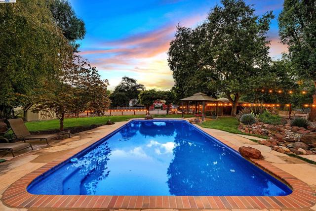 6745 Alisal Street, Pleasanton CA: https://media.crmls.org/mediaz/35c80b4b-1af3-4975-88c5-8a69140fbba0.jpg