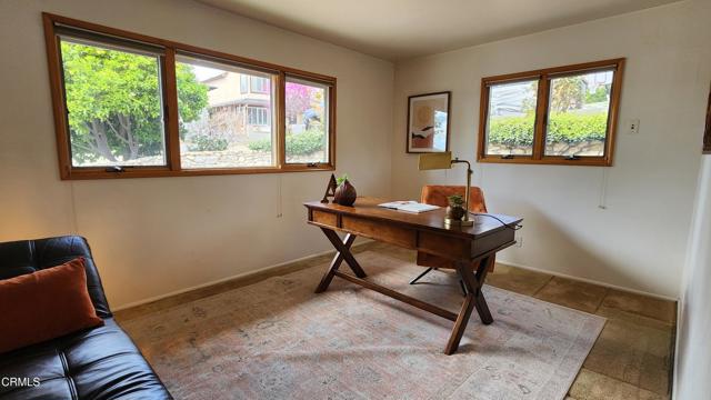 5519 Terrace Drive, La Crescenta CA: https://media.crmls.org/mediaz/35c81bd7-00ed-45ff-a512-ef96a17d3a48.jpg