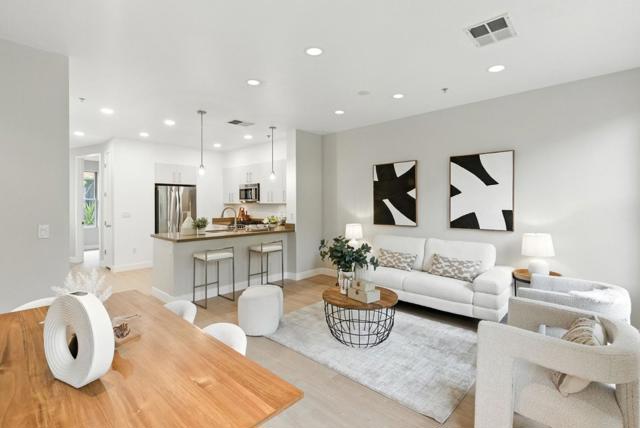 866 Altaire Walk, Palo Alto CA: https://media.crmls.org/mediaz/35c8d40f-c02b-435f-80fb-230b3af991a4.jpg