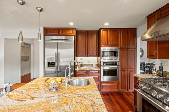 1 Le Havre Place, Half Moon Bay CA: https://media.crmls.org/mediaz/35c8df4c-5922-4195-851e-521f7e2cc14c.jpg