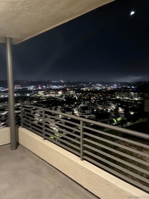 2921 Via Alta Pl, San Diego CA: https://media.crmls.org/mediaz/35c98d10-95d2-475d-aee9-a5b517579b8d.jpg