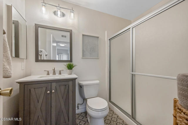 979 Quarterhorse Lane, Oak Park CA: https://media.crmls.org/mediaz/35ca600c-9585-40a8-964c-8ab30dacf3c0.jpg