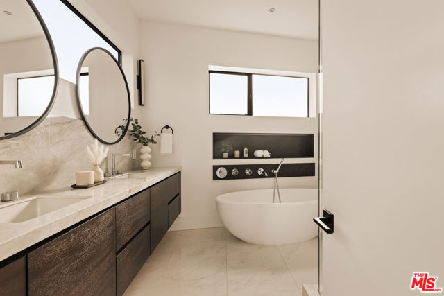 5988 W 76th Street, Los Angeles CA: https://media.crmls.org/mediaz/35caaa37-95d3-470c-85f9-e067f75b03df.jpg