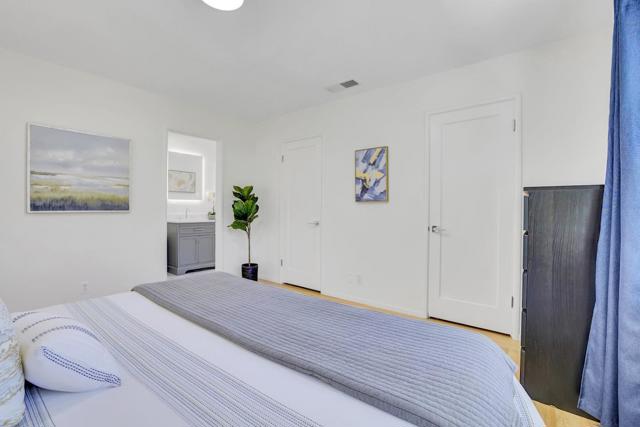 667 Cuesta Drive, Los Altos CA: https://media.crmls.org/mediaz/35cb2872-9f4b-4dd2-a5c3-18be5ac96314.jpg