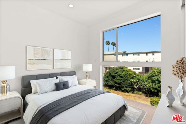 1244 14th Street, Santa Monica CA: https://media.crmls.org/mediaz/35cbaed3-d8ba-4341-b0aa-654517905cef.jpg