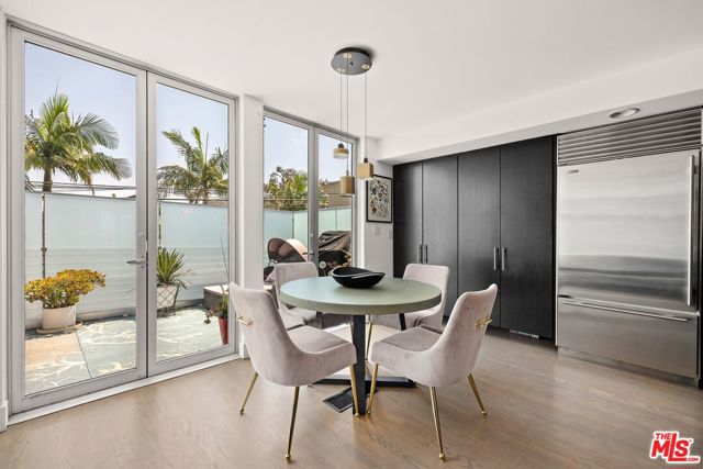 2014 Pacific Avenue, Venice CA: https://media.crmls.org/mediaz/35cce985-3897-41b0-8121-00df24d812e4.jpg
