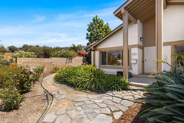 1942 Chalon Street, Newbury Park CA: https://media.crmls.org/mediaz/35cd03b9-c7fd-481f-84aa-9061663e4462.jpg