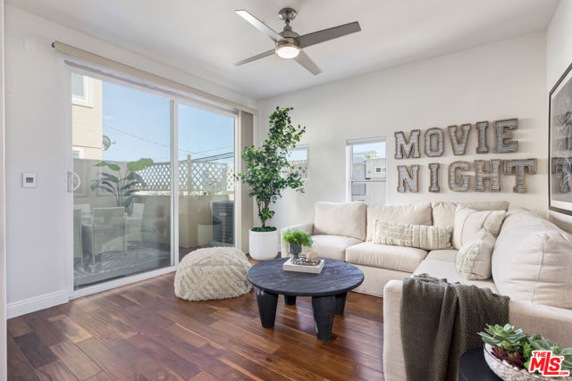 1630 E Palm Avenue, El Segundo CA: https://media.crmls.org/mediaz/35ce2b2e-a989-4b5d-817a-2c4aad333637.jpg