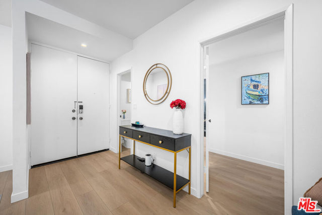 1520 Camden Avenue, Los Angeles CA: https://media.crmls.org/mediaz/35ce95b7-f61c-4979-aab7-04871ebda914.jpg