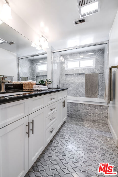 3544 Laurel Canyon Boulevard, Studio City CA: https://media.crmls.org/mediaz/35cea173-bec2-48b9-a8ea-a9e1aa17a10d.jpg