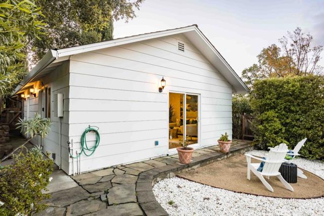 1045 Lassen Drive, Menlo Park CA: https://media.crmls.org/mediaz/35cece12-f275-484e-9def-bbea2065fd68.jpg