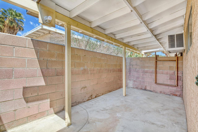 81103 Alberta Avenue, Indio CA: https://media.crmls.org/mediaz/35cf13b3-8b6f-439d-bc10-5fa172dbb970.jpg
